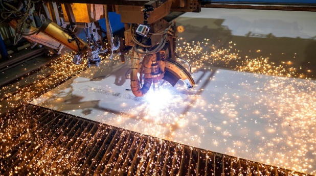 La coupe de la première pièce d’acier de l’Odyssey of the Seas, aux chantiers allemands de Meyer Werft - DR : RCL