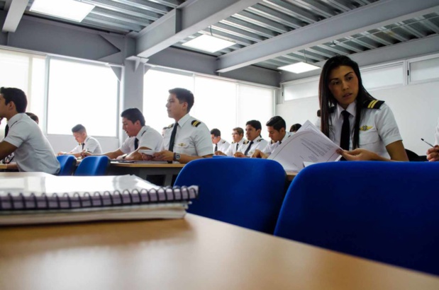Il y a des idées reçues sur la formation de pilotes : « Vous n’avez pas besoin d’avoir fait maths sup' pour piloter : le bac peut suffire » - photo Airbus Il y a des idées reçues sur la formation de pilotes : « Vous n’avez pas besoin d’avoir fait maths sup' pour piloter : le bac peut suffire » - photo Airbus