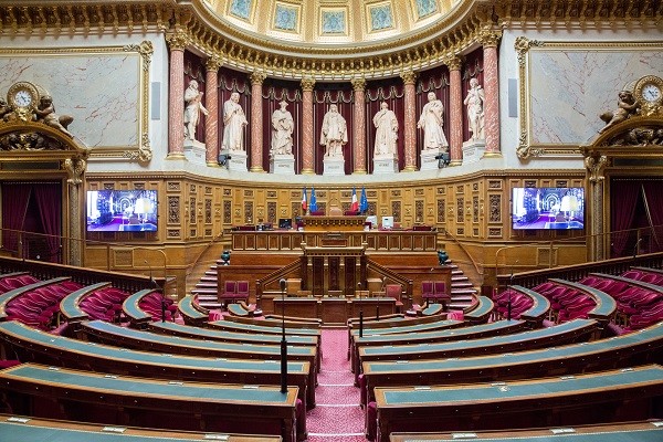 Responsabilité de plein droit : "c'est un vote historique pour la profession" Rachid Temal - crédit photo : Sénat