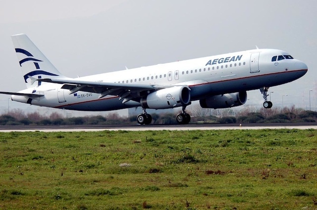 Aegean est une jeune compagnie, née en mars 1999 avec alors deux seuls appareils qui volaient en Grèce. Aegean est une jeune compagnie, née en mars 1999 avec alors deux seuls appareils qui volaient en Grèce.