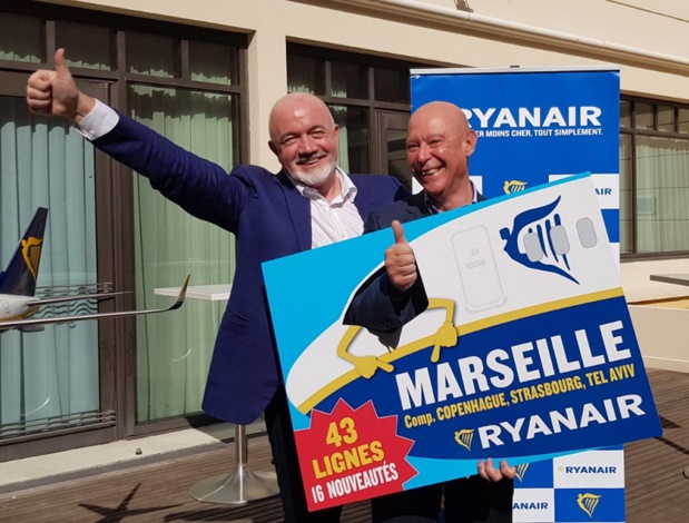 David O'Brien, directeur commercial de Ryanair était présent à Marseille pour présenter les nouvelles destinations du programme 2019. Ici, avec Philippe Bernand, président du directoire de l'aéroport Marseille Provence - DR : A.B.