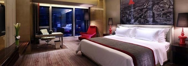 Le Sofitel Guangzhou Sunrich propose 493 chambres et suites, dont la décoration mêle le design contemporain asiatique et le chic parisien - DR : Sofitel
