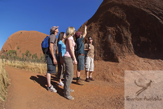 2 millions de touristes se sont rendus en Australie entre janvier et avril 2011. Ici, Uluru, centre de l'Australie - DR : Steve Strike, Tourism Australia