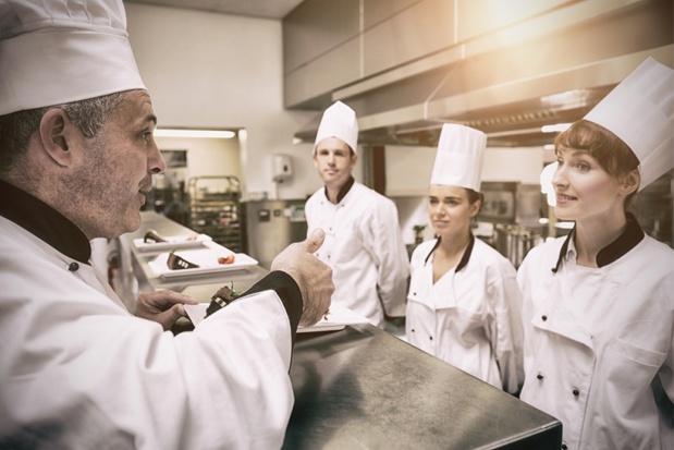 Accor, Adecco, Korian et Sodexo ont signé un accord, le 4 mars 2019, pour la création d’un CFA commun pour les métiers de la cuisine et de la restauration. – DR Depositphotos