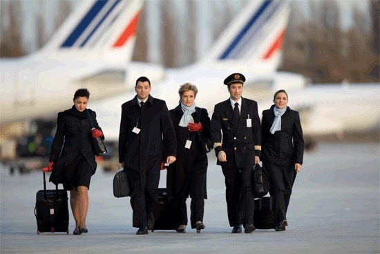 Les sept syndicats regroupant les hôtesses et stewards ont annoncé avoir déposé un préavis de grève. Les sept syndicats regroupant les hôtesses et stewards ont annoncé avoir déposé un préavis de grève.