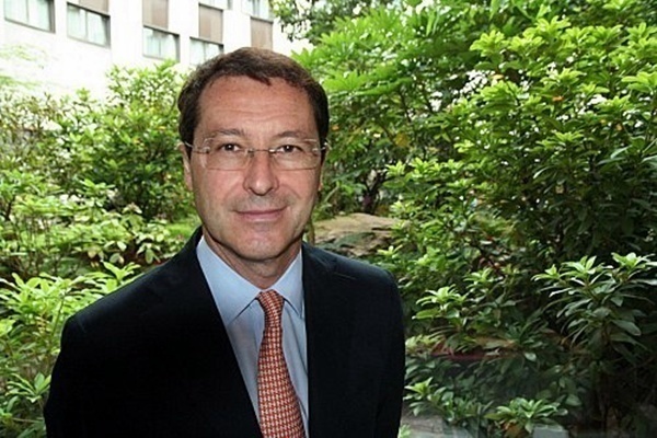 Pascal de Izaguirre indique avoir envisagé une fermeture pure et simple du tour-opérateur Nouvelles Frontières. Pascal de Izaguirre indique avoir envisagé une fermeture pure et simple du tour-opérateur Nouvelles Frontières.