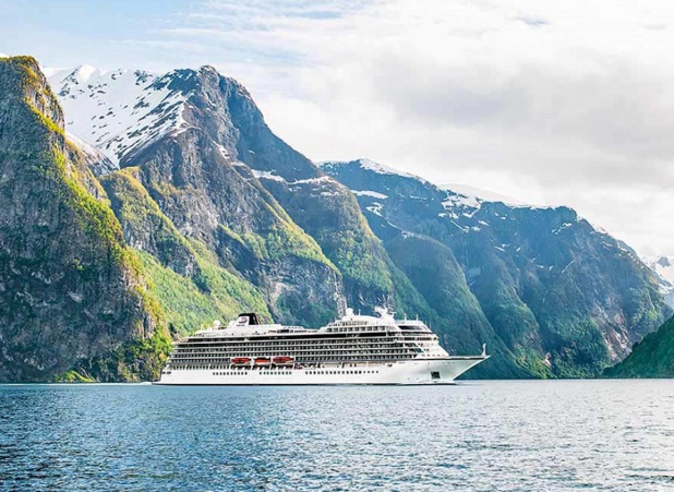 Norvège : le Viking Sky regagne un port refuge
