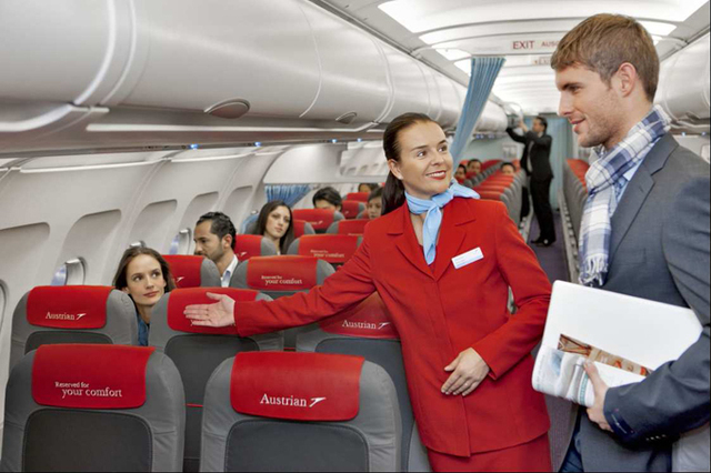 Les nouveaux sièges et  tapis de la flotte de court et moyencourriers d'Austrian Airlines sont dans un gris chic, avec des notes rouges - DR
