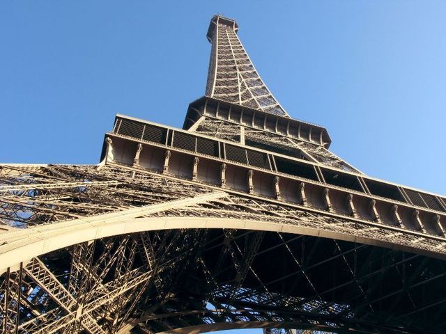 Le tourisme d'affaires qui remplit les hôtels parisiens en milieu de semaine tout au long de l'année, hors les mois de juillet et août, a représenté à lui seul 48 % des nuitées du 1er semestre 2011 - DR : photolibre.fr