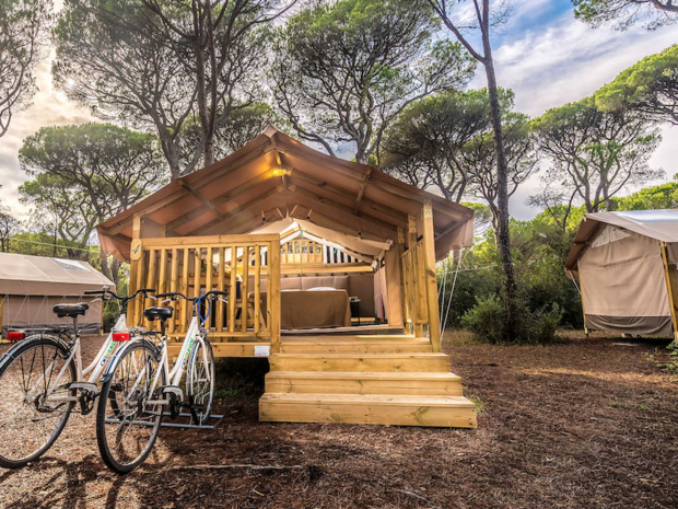 Cabanons, yourte, roulottes... Pitchup est devenu en 10 ans spécialiste des hébergements insolites et des places de campings partout dans le monde. Ici au Cieloverde Camping Villages en Italie © Pitchup