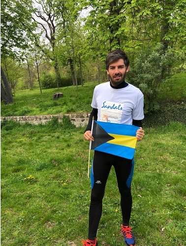 Marathon de Paris : Valentin Noé court pour Sandals et 7 îles des Caraïbes... mais avec des tennis !