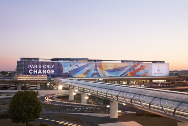 Orly Sud devient Orly 4 et Orly Ouest changera en Orly 1 et 2. Le bâtiment de jonction de 80 000 m2 deviendra Orly 3 © Bruno Pellerin ADP Orly Sud devient Orly 4 et Orly Ouest changera en Orly 1 et 2. Le bâtiment de jonction de 80 000 m2 deviendra Orly 3 © Bruno Pellerin ADP