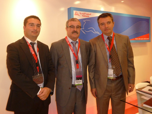 Helmi Hassine, Directeur des Ventes, Mohamed Thamri, PDG de TunisAir avec Ali Miaoui, DG France sur le salon IFTM Top Résa - DR : M.SANI