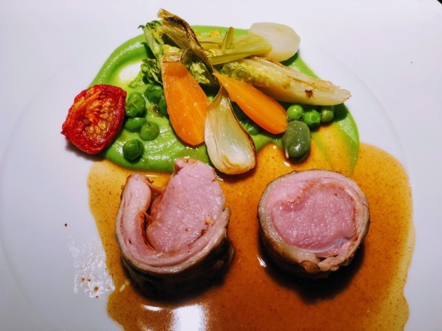 Le canon d’agneau de Pauillac piqué à la sarriette du Chef Francis Fauvel / crédit photo JDL