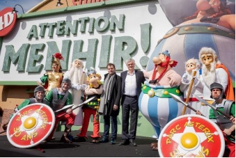 Parc Astérix : une inauguration très people pour l'attraction Attention Menhir !