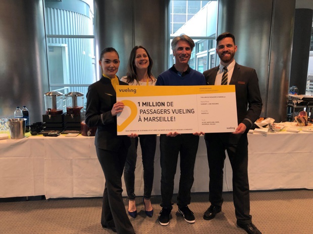 Didier Cambilau est le millionième passager de Vueling sur l'Aéroport de Marseille-Provence - DR Didier Cambilau est le millionième passager de Vueling sur l'Aéroport de Marseille-Provence - DR