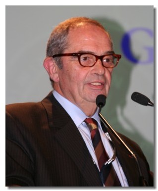 ''Je voudrais que cesse le temps des critiques systématiques...'' ''Je voudrais que cesse le temps des critiques systématiques...''