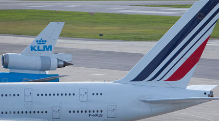 La recette unitaire au siège kilomètre offert (RSKO) hors change est en légère hausse par rapport au mois de septembre 2010. La recette unitaire au siège kilomètre offert (RSKO) hors change est en légère hausse par rapport au mois de septembre 2010.