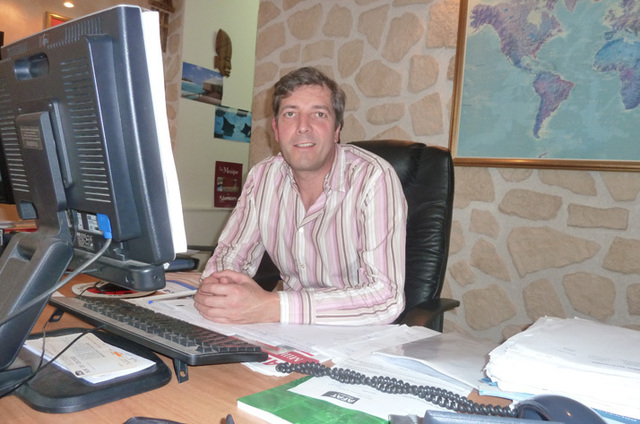 Alain Libert : "On se bat. C'est un challenge de tous les jours. Il y a une quinzaine d'années, à mes débuts dans le métier, quand on dépannait un client, il savait s'en souvenir." Alain Libert : "On se bat. C'est un challenge de tous les jours. Il y a une quinzaine d'années, à mes débuts dans le métier, quand on dépannait un client, il savait s'en souvenir."