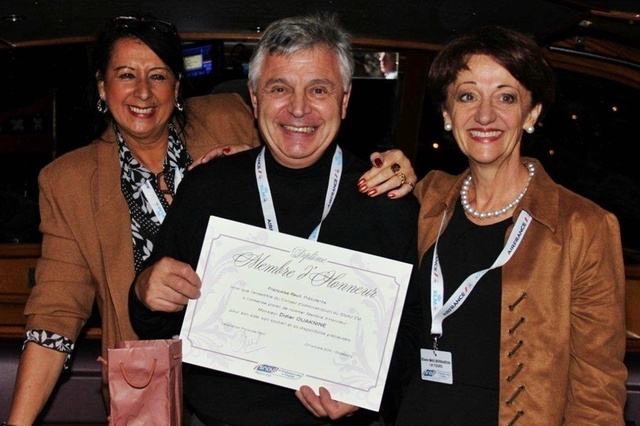 Didier Ouaknine, ancien dirigeant de l’Est Voyage a reçu un Prix d'Honneur pour son bénévolat aux actions de la chambre syndicale. Didier Ouaknine, ancien dirigeant de l’Est Voyage a reçu un Prix d'Honneur pour son bénévolat aux actions de la chambre syndicale.