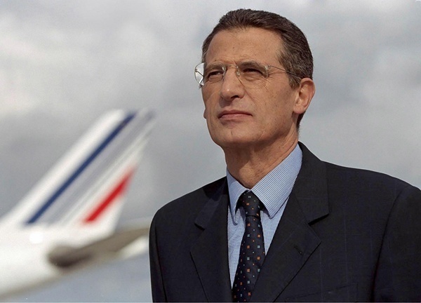 J.-C. Spinetta, le visionnaire, serait de retour aux affaires pour redresser la compagnie mal en point J.-C. Spinetta, le visionnaire, serait de retour aux affaires pour redresser la compagnie mal en point