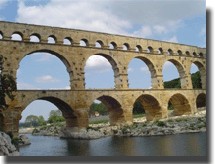 Le Pont du Gard, pôle économique d'excellence Le Pont du Gard, pôle économique d'excellence