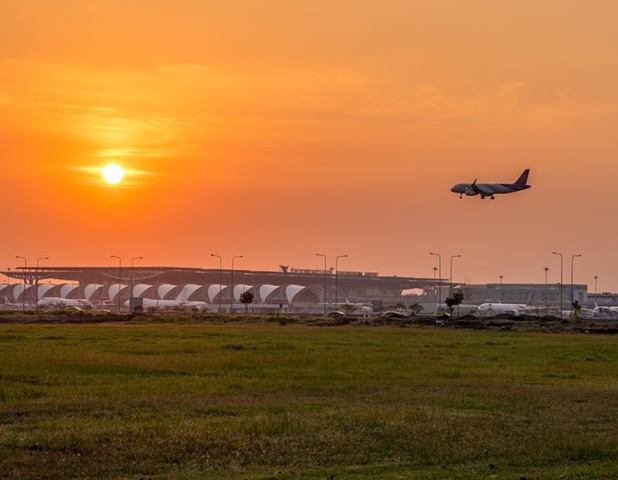 - DR : Facebook Thai Airways - DR : Facebook Thai Airways