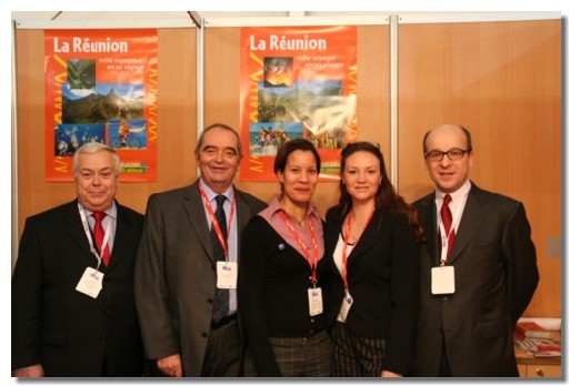 Sur le stand de La Réunion : avec des tels pros le ''Chik'' n'a qu'à bien se tenir...