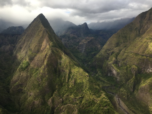 Mafate depuis les airs © Anaïs Cassard Mafate depuis les airs © Anaïs Cassard