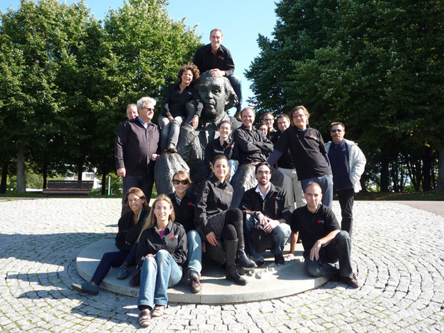 Toute l'équipe Quartier Libre en séminaire à Tallinn en septembre 2011 - Photo DR Toute l'équipe Quartier Libre en séminaire à Tallinn en septembre 2011 - Photo DR