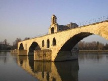 Le célèbrissime Pont d'Avignon Le célèbrissime Pont d'Avignon