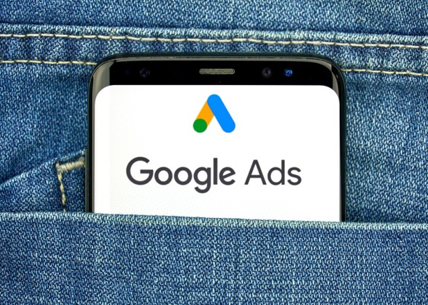 Si votre objectif est d’augmenter les ventes de votre agence de voyage, je vous recommande tout d’abord de tester les campagnes Search Google Ads qui peuvent s’avérer un levier marketing très puissant dans ce secteur - Depositphotos.com dennizn