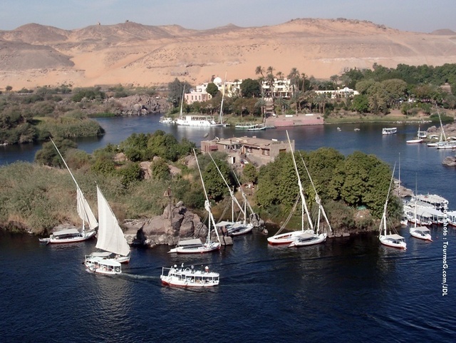 Chez Fram, les croisières sur le Nil continuent normalement. Le producteur a pris la décision de supprimer les extensions à partir de Louxor vers le Caire et les pyramides même si le site de ces dernières reste ouvert. Chez Fram, les croisières sur le Nil continuent normalement. Le producteur a pris la décision de supprimer les extensions à partir de Louxor vers le Caire et les pyramides même si le site de ces dernières reste ouvert.