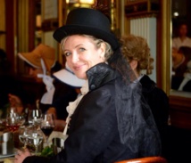Christine Fumeau est passionnée d'histoire et de reconstitutions historiques. Ici, en tenue du 19e siècle - DR : EvaZion Christine Fumeau est passionnée d'histoire et de reconstitutions historiques. Ici, en tenue du 19e siècle - DR : EvaZion