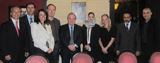 Hôteliers et TO ont déjeuné le 24 novembre 2011 avec Maitha Al Marhrouqi, Secrétaire d'État au Tourisme du Sultanat d'Oman - DR : B.F. Hôteliers et TO ont déjeuné le 24 novembre 2011 avec Maitha Al Marhrouqi, Secrétaire d'État au Tourisme du Sultanat d'Oman - DR : B.F.