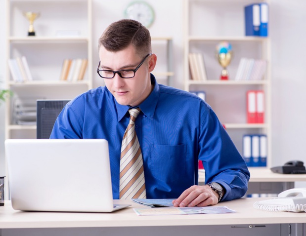 Selon 39% des travel managers, la plupart des voyageurs n’effectuent pas leurs réservations via l’outil car ils pensent pouvoir trouver un meilleur prix ailleurs et réaliser ainsi des économies - DR : DepositPhotos, Elnur Selon 39% des travel managers, la plupart des voyageurs n’effectuent pas leurs réservations via l’outil car ils pensent pouvoir trouver un meilleur prix ailleurs et réaliser ainsi des économies - DR : DepositPhotos, Elnur