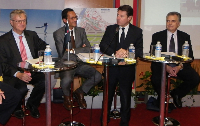 De gauche à droite : Hervé de Place, président du directoire des aéroports Nice Côte d'Azur, Frédéric Babu, directeur régional Air France Nice, Christian Estrosi, maire de Nice et Christian Boireau, directeur commercial Air France - DR : M.B. De gauche à droite : Hervé de Place, président du directoire des aéroports Nice Côte d'Azur, Frédéric Babu, directeur régional Air France Nice, Christian Estrosi, maire de Nice et Christian Boireau, directeur commercial Air France - DR : M.B.