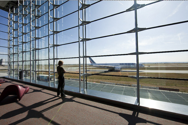 Le trafic européen devrait doubler d’ici à 2030. Ce qui entraînerait la saturation de 19 aéroports majeurs en Europe - Photo Aéroports de Paris - LUIDER, Emile - LA COMPANY