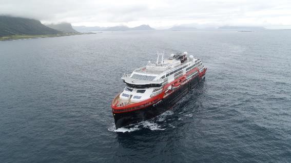 Hurtigruten : le MS Roald Amundsen navigue grâce à "la seule force" ses batteries - Crédit photo : Hurtigruten