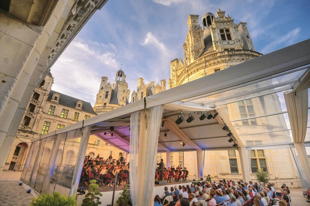 Le tour-opérateur culturel Arts et Vie programme chaque année une trentaine de festivals essentiellement tournés vers la musique classique. Ici à Chambord - DR : Arts et Vie