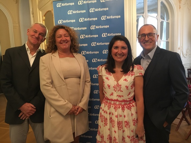 Vincent Verdonck, directeur des ventes France et Belgique, Maria José Aguas et Maria Garzon, attachées commerciales France et Alcino Ribeiro, directeur France d’Air Europa. - CL