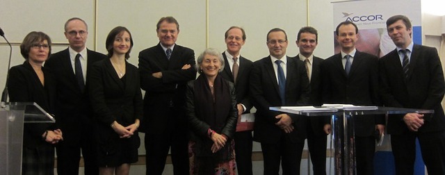 L'équipe d'Accor entourée de celle de l'Institut Paul Bocuse et de l’IAE Savoie Mont-Blanc - DR : LAC L'équipe d'Accor entourée de celle de l'Institut Paul Bocuse et de l’IAE Savoie Mont-Blanc - DR : LAC