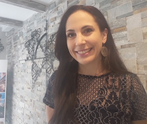 Après sept ans dans une agence de voyages traditionnelle, Céline Mouren est devenue conseillère voyages à domicile. Un choix qu'elle ne regrette pas - DR : Côté Voyages by Célia Après sept ans dans une agence de voyages traditionnelle, Céline Mouren est devenue conseillère voyages à domicile. Un choix qu'elle ne regrette pas - DR : Côté Voyages by Célia