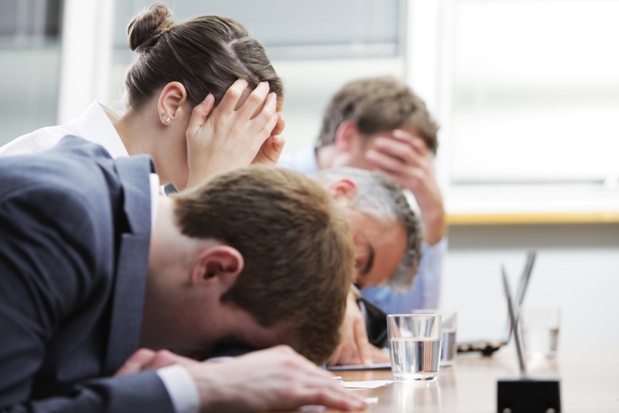 Après le burn-out et le bore-out, le brown-out est  le syndrome de la perte de sens au travail. - Depositphotos