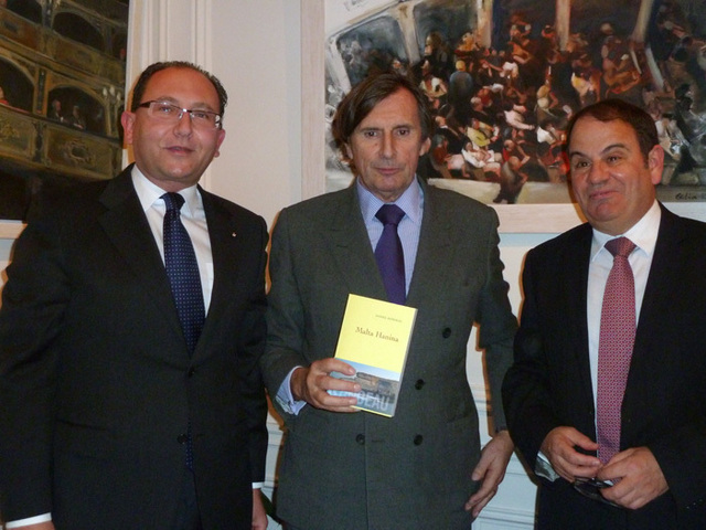 De g. à D. : Josef Formosa Gauci, directeur général de "Malta Tourism Authority", Daniel Rondeau et Son Excellence  Mark. A. Miggiani, Ambassadeur de Malte en France - Photo DR