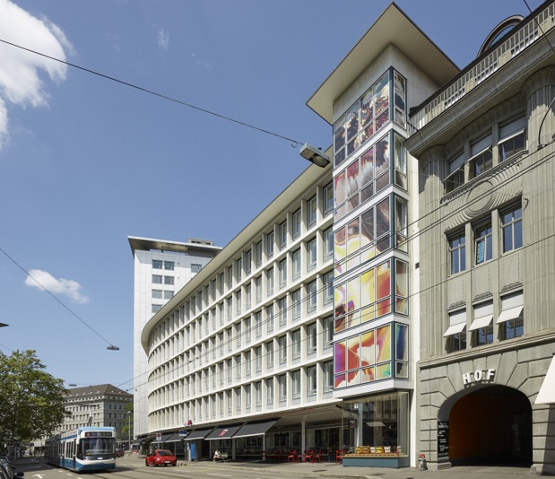 En plein centre-ville de Zurich, il propose 160 chambres réparties sur 5 étages, dans un immeuble historique datant des années 50 - DR : CitizenM En plein centre-ville de Zurich, il propose 160 chambres réparties sur 5 étages, dans un immeuble historique datant des années 50 - DR : CitizenM