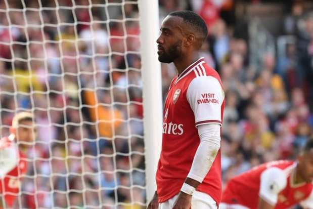 "Visit Rwanda" est affiché sur les maillots des Gunners d'Arsenal depuis 1 an, comme ici sur Alexandre Lacazette, l'attaquant français du club londonien © Arsenal Instagram