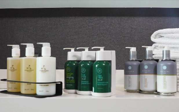 Remplacement des flacons à usage unique - DR Remplacement des flacons à usage unique - DR