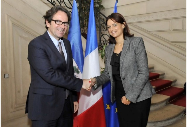 Stéphanie Balmir-Villedrouin, la ministre du tourisme d'Haïti, et Frédéric Lefebvre ont mis en place un partenariat pour développer le tourisme entre Haïti et les Antilles françaises - DR : L-A.C