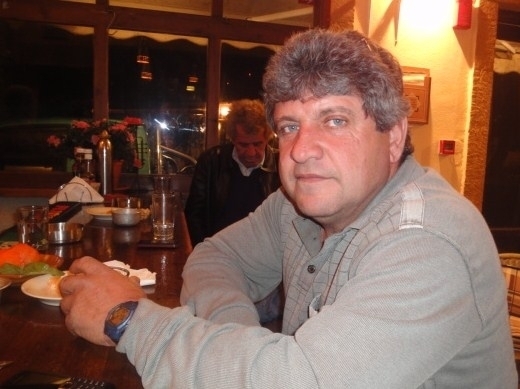 Epaminondas est tailleur de pierres. Il possède la patience des artisans séculaires - DR : A.P. Epaminondas est tailleur de pierres. Il possède la patience des artisans séculaires - DR : A.P.